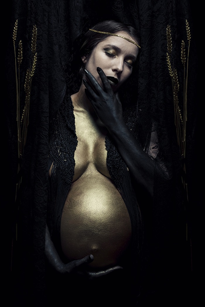Pregnant woman with gold belly by  Aurélie Raidron featured on TheNuminous.net